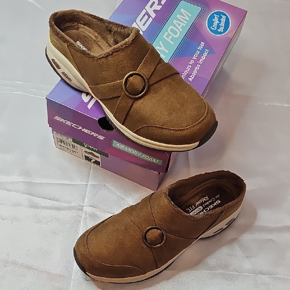 Skechers Tan Mules with Ring Detail - Picture 2 of 7